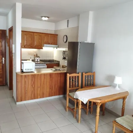 аппартаметы Seguro De Sol Playa De La Arena Apartment *
