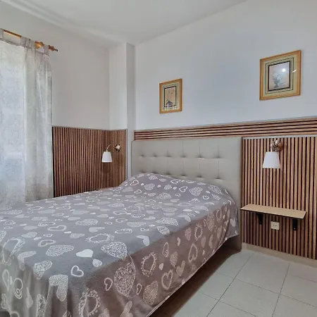 аппартаметы Seguro De Sol Playa De La Arena Apartment Puerto de Santiago (Tenerife)