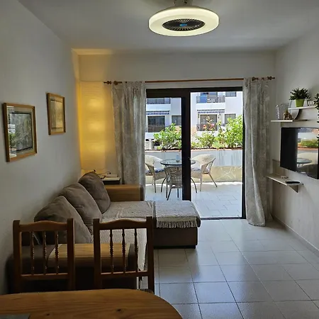 аппартаметы Seguro De Sol Playa De La Arena Apartment Puerto de Santiago (Tenerife)